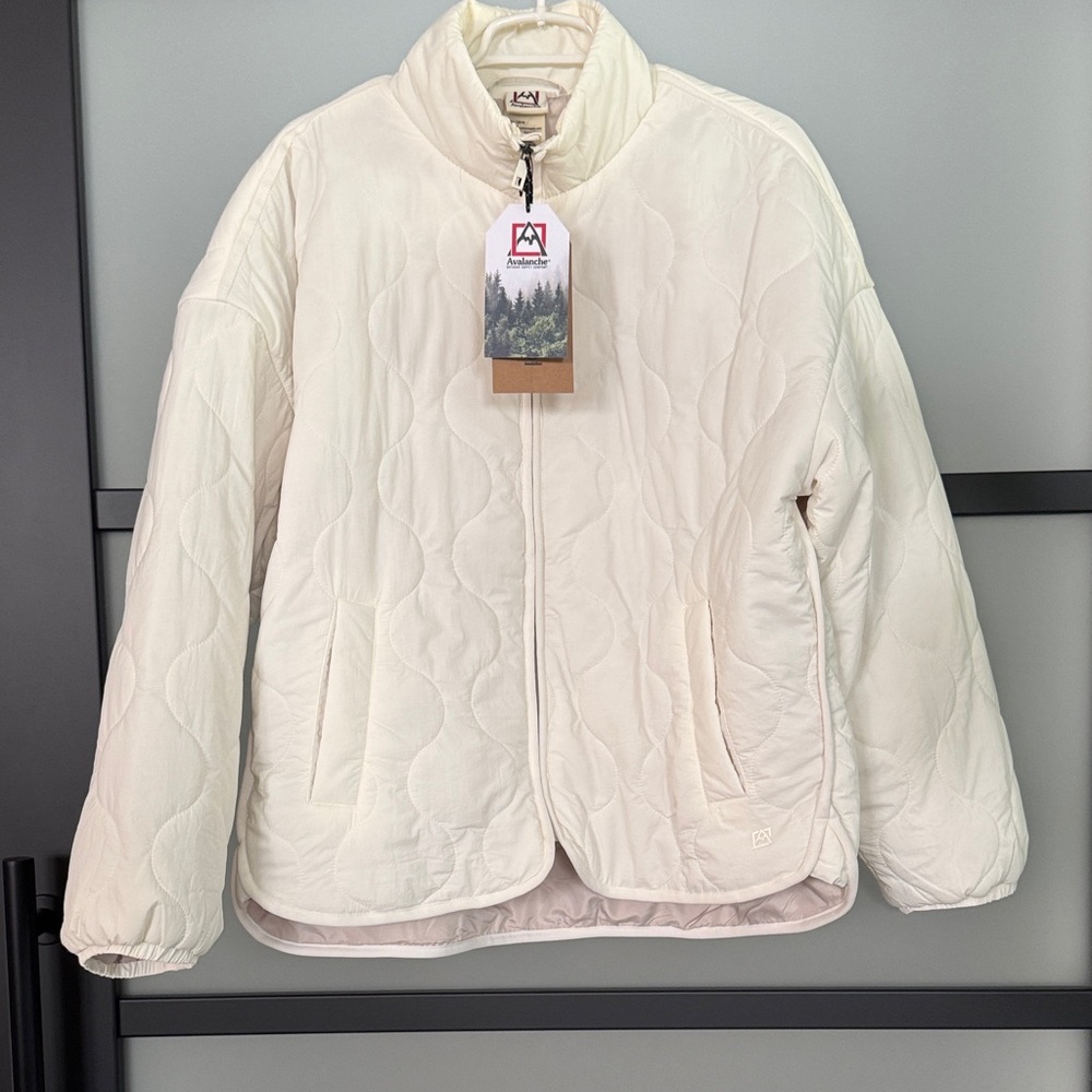 Avalanche Light Cream Quilted Puffer Jacket. NWT